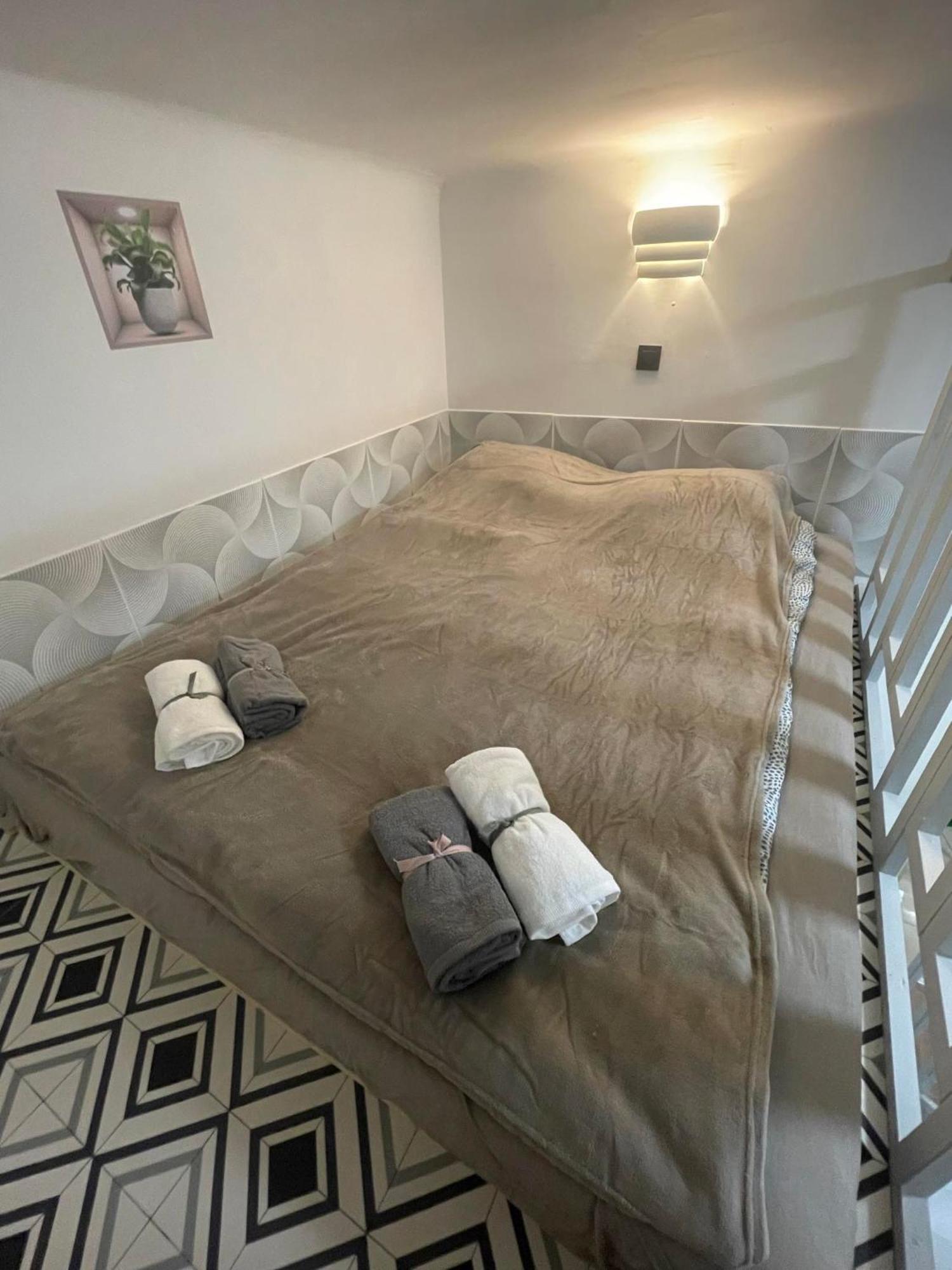 Appartement Ernesto 17 With Free Parking Possibility à Budapest Extérieur photo